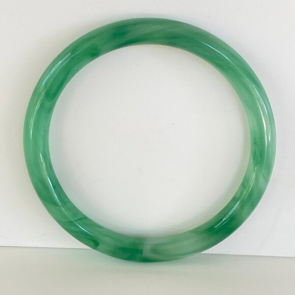 Vintage Small Jade Bangle Bracelet - Picture 10 of 13